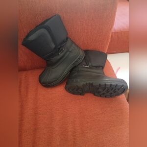 Kids Black Snow Boots